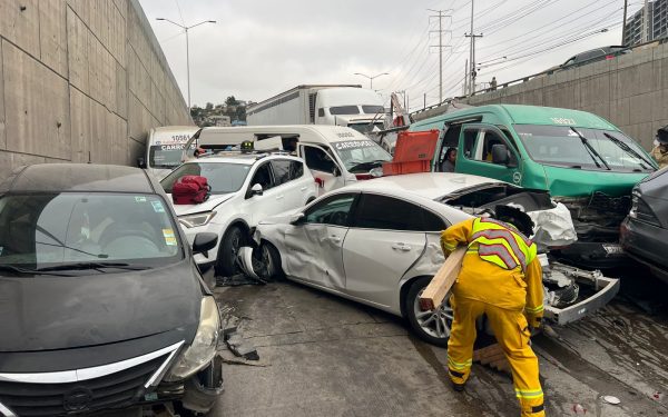 Choque múltiple cierra Libramiento Rosas Magallón
