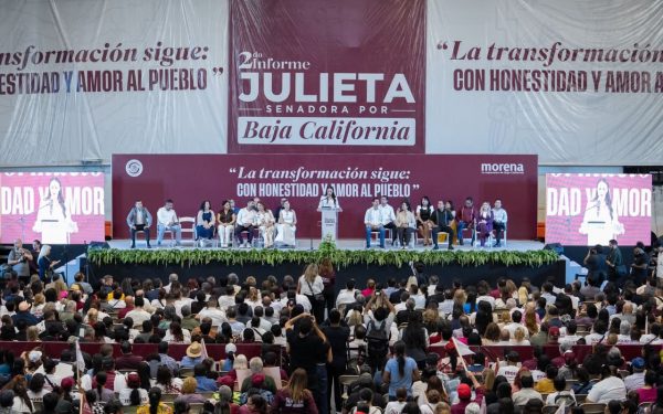 ABARROTA JULIETA RAMÍREZ EL AUDITORIO DEL ESTADO EN SU SEGUNDO INFORME LEGISLATIVO