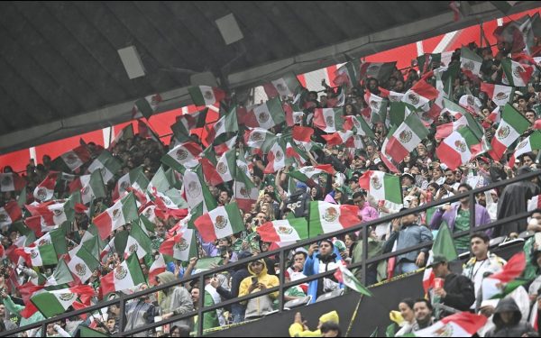 El grito prohibido por la FIFA resuena contra Inglaterra