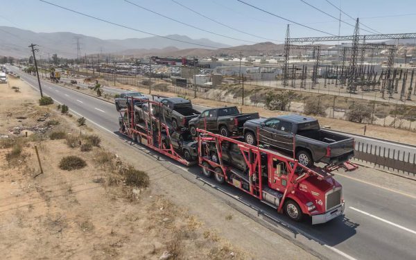 México presiona a EE.UU. para reducir aranceles a vehículos