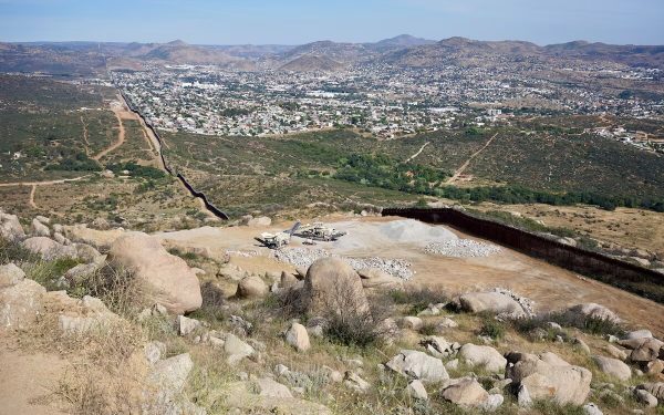Muro de Trump amenaza terrenos sagrados en Pico Tecate
