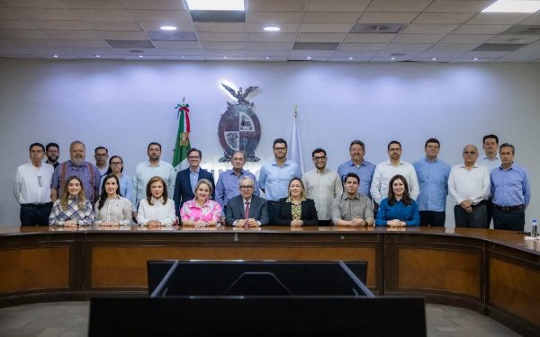 Rubén Rocha anuncia su regreso como gobernador de Sinaloa