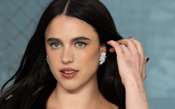 Margaret Qualley reaparece en Londres tras separación