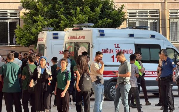Tiroteo frente a escuela en Turquía deja 11 heridos
