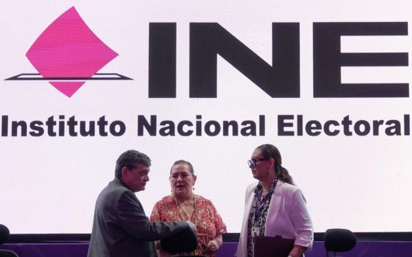 Somos cambia a lila por señalamiento del INE
