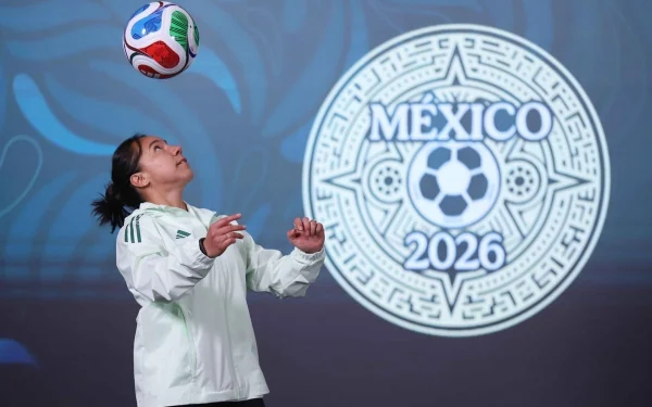 Charlyn Corral gana el Balón de Oro como delantera del año 2026