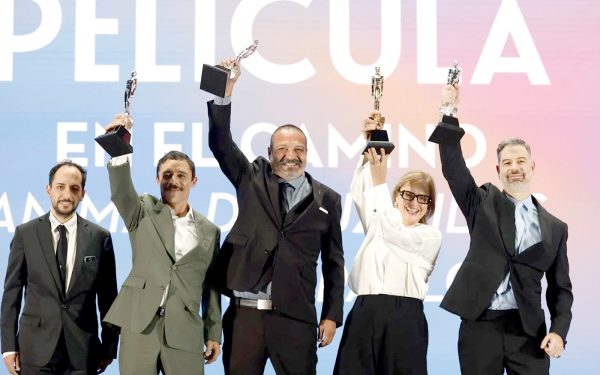 «En el camino» arrasa con seis premios Ariel, incluido Mejor Película