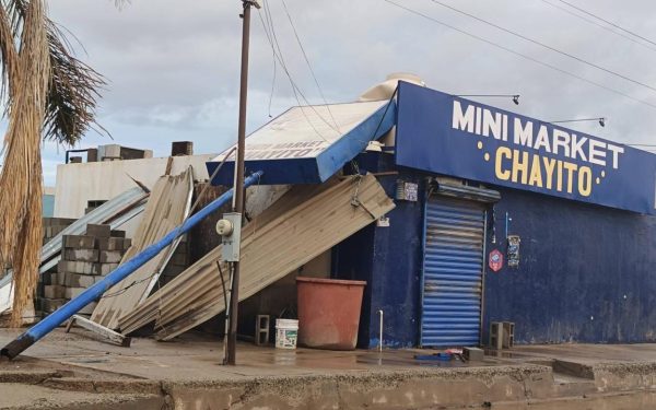 Vientos de hasta 120 km/h por tormenta Rachel causan daños en San Quintín