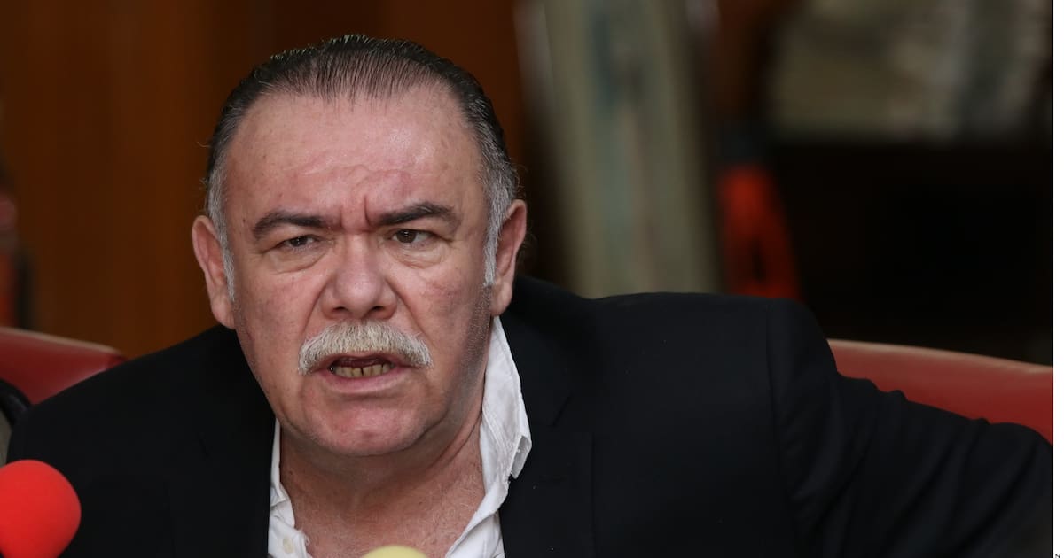 Jesús Ochoa sufre caída de 3 metros durante función teatral en Atizapán