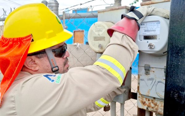 CFE sin explicar apagones en Baja California