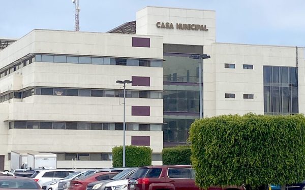 Empleado de Sindicatura en Ensenada, detenido con auto robado en San Diego